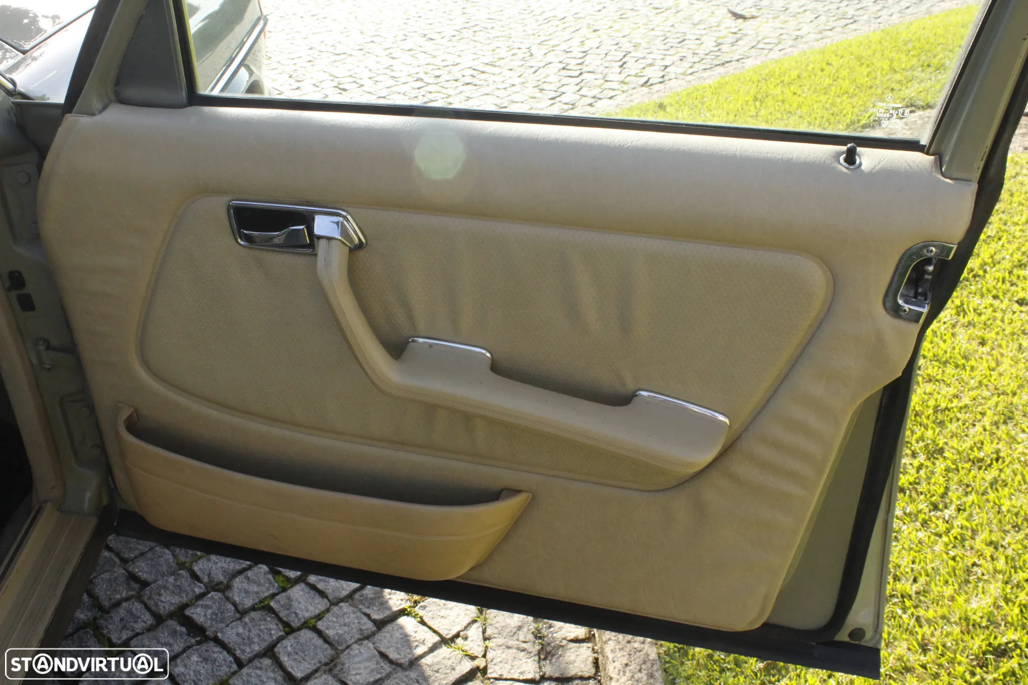 Mercedes-Benz 300 D - 15