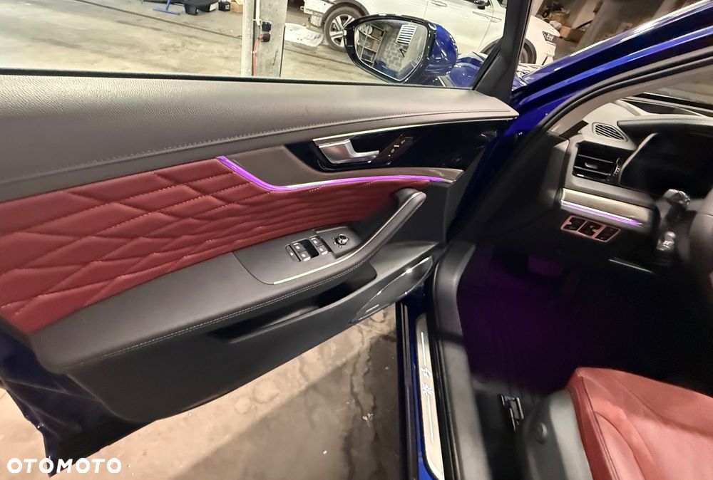 Hongqi HS5 2.0T AWD - 7