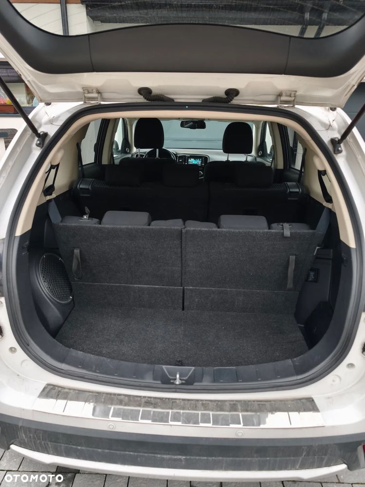 Mitsubishi Outlander 2.0 Intense + CVT - 19