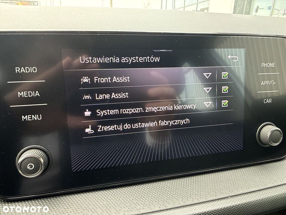 Skoda Fabia 1.0 Ambition - 25