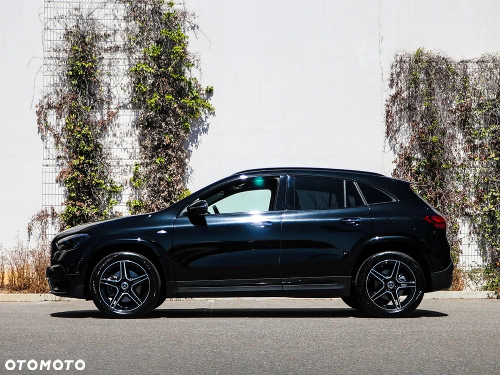 Mercedes-Benz GLA 250e AMG Line - 8