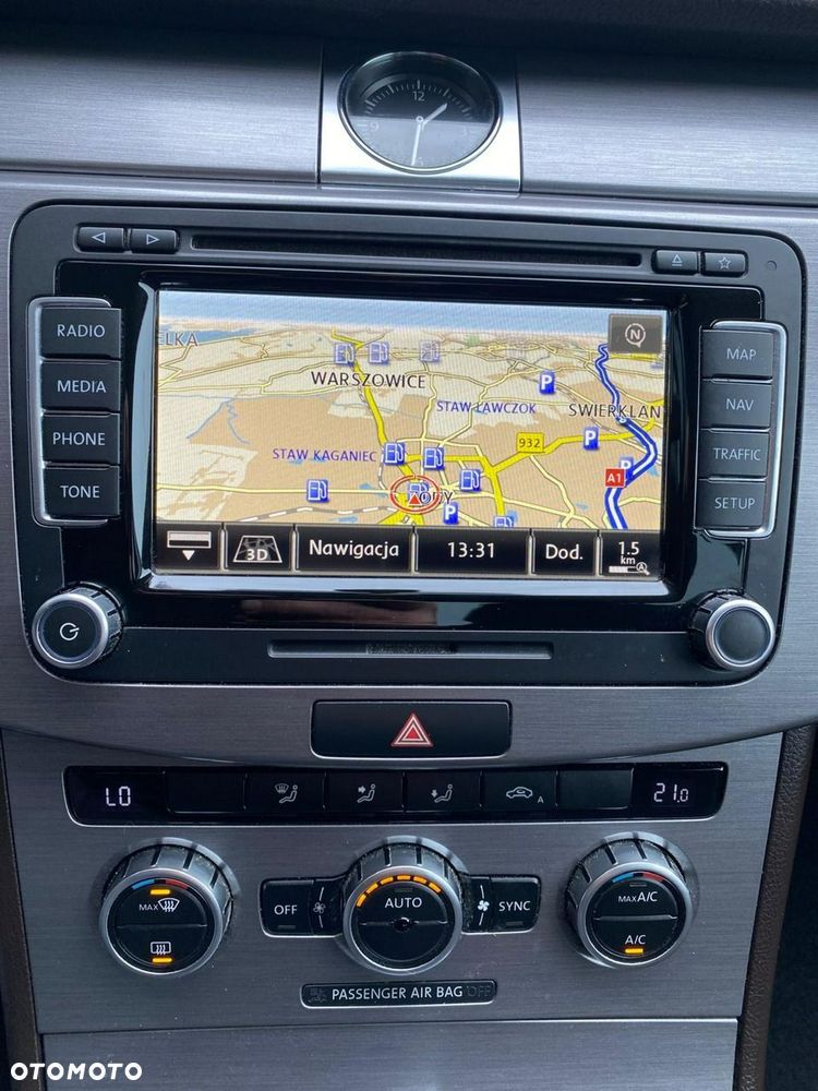 Volkswagen Passat - 12