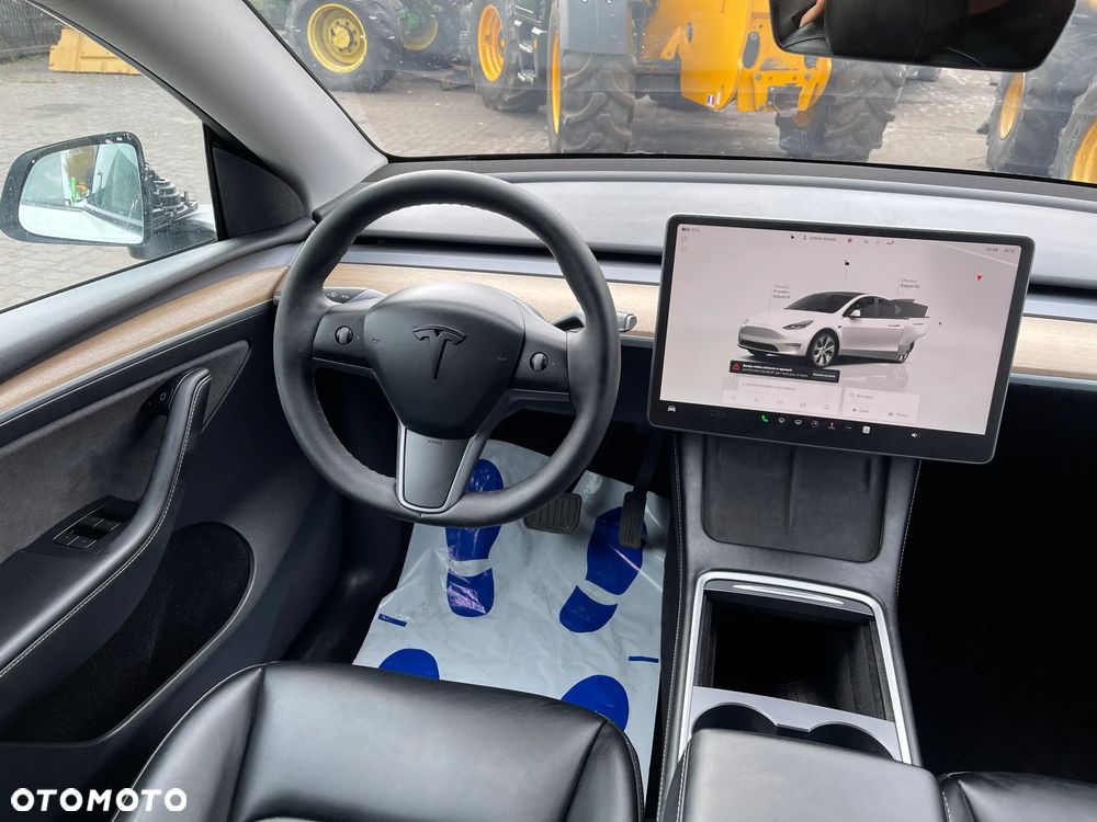 Tesla Model Y Long Range Dual Motor AWD - 9