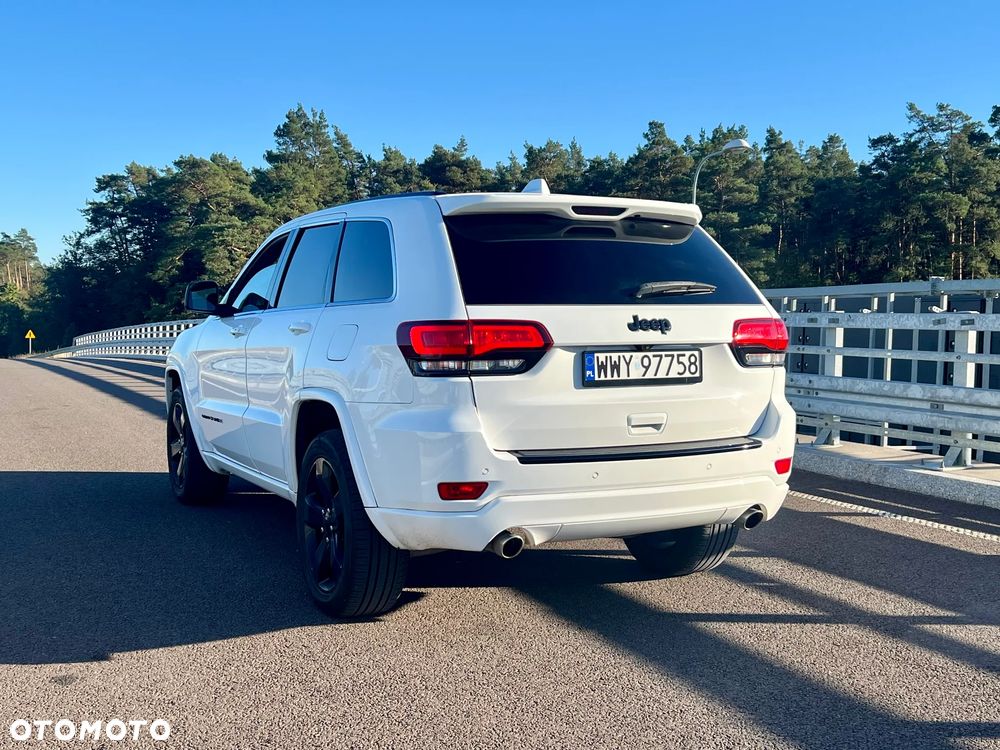 Jeep Grand Cherokee - 28