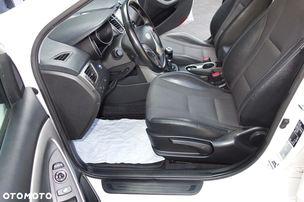 Hyundai i30 1.6 Fifa World Cup Edition - 31