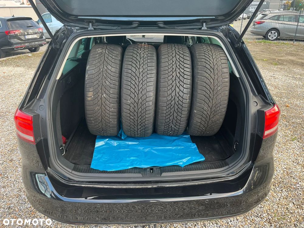 Volkswagen Passat - 15