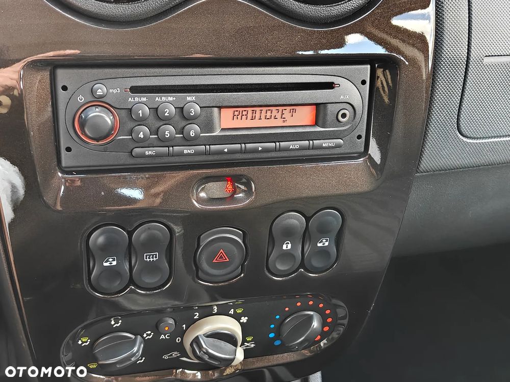 Dacia Duster SCe 115 4x4 Prestige - 35