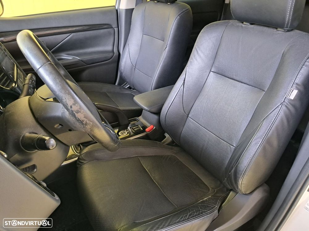 Mitsubishi Outlander 2.2 DI-D Kaiteki - 6