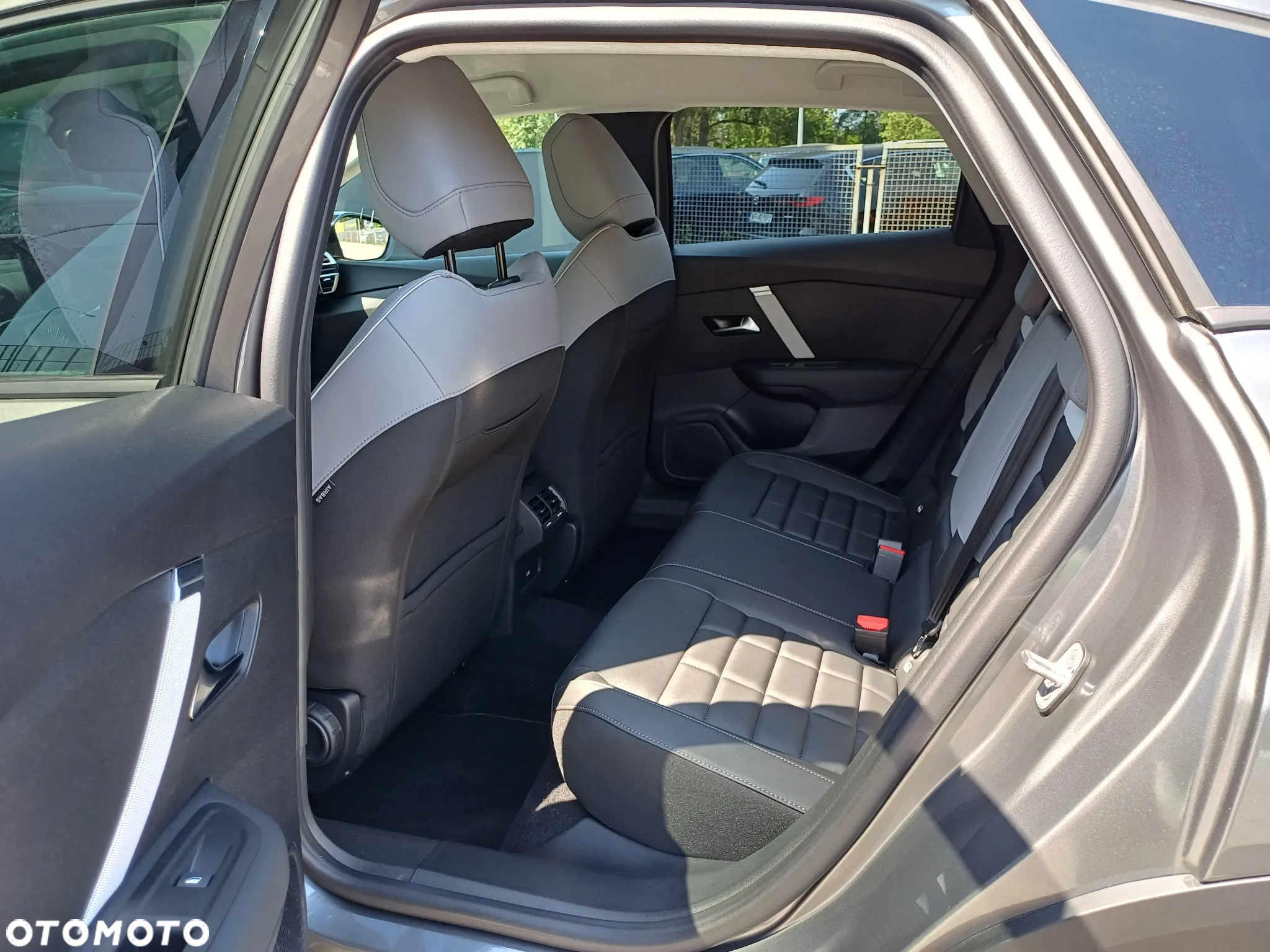 Citroën C4 1.2 PureTech Max S&S EAT8 - 17