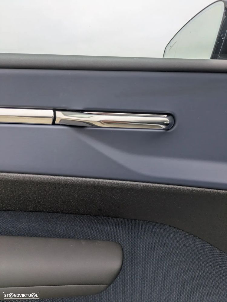 Volvo EX30 Single Motor Extended Range RWD Ultra - 15