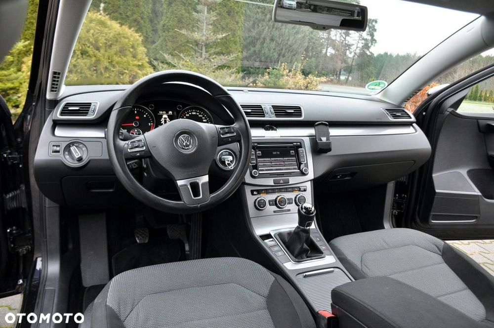 Volkswagen Passat - 29