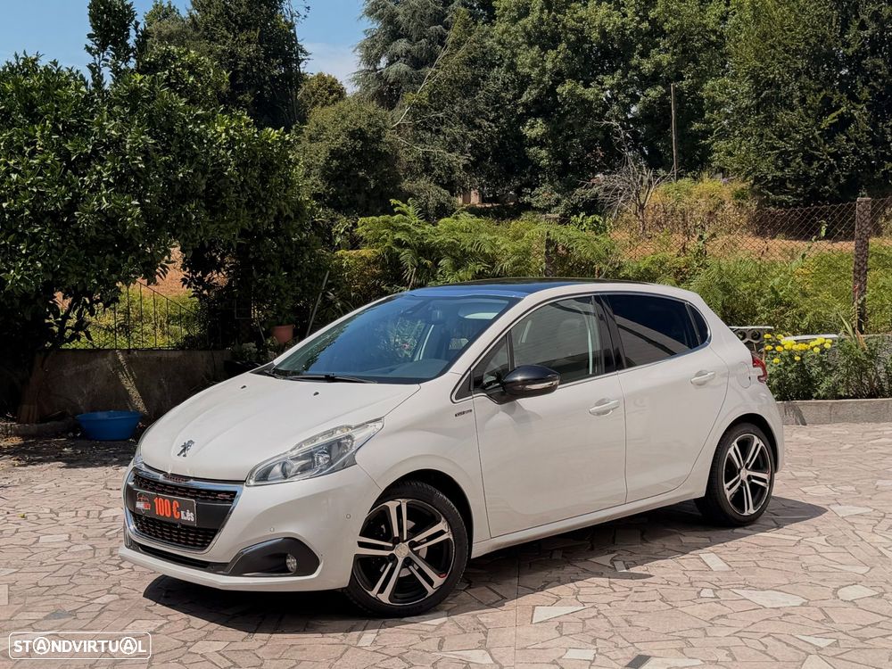 Peugeot 208 1.2 PureTech GT Line - 1