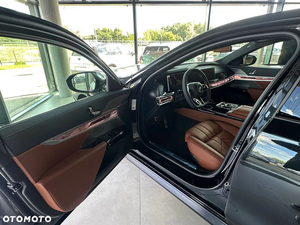 BMW Seria 7 740d xDrive mHEV sport - 15