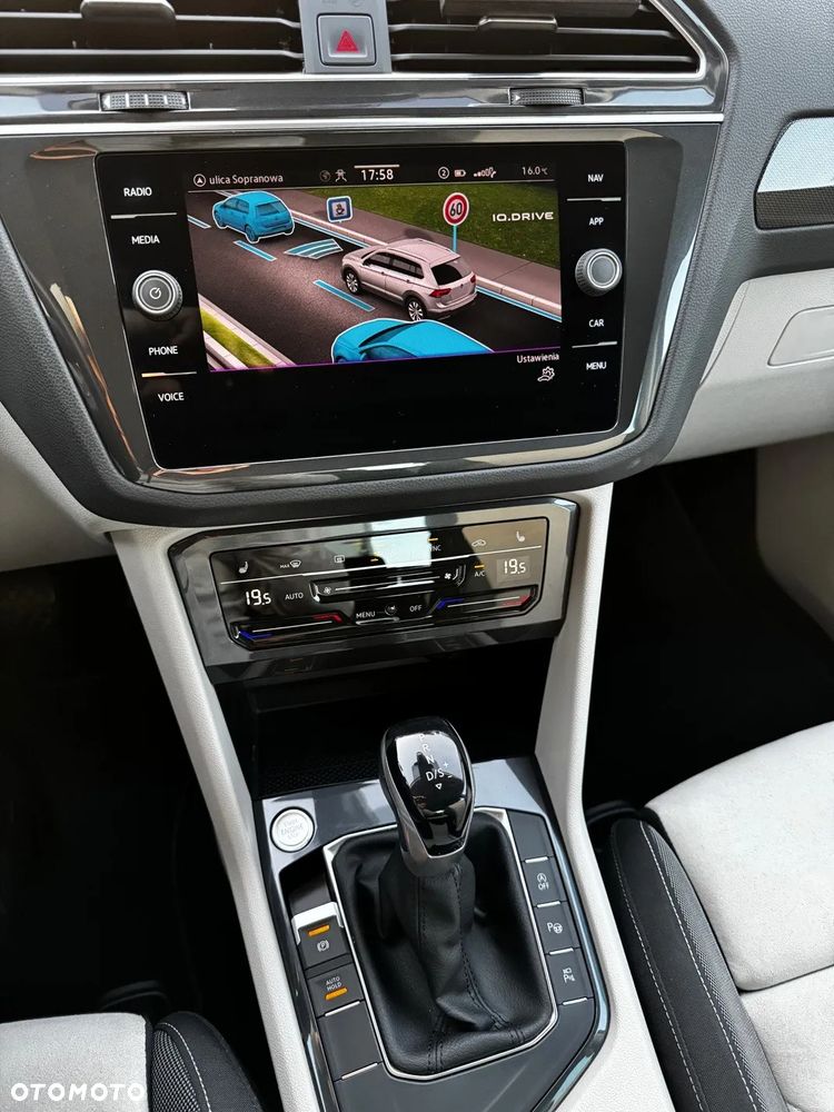 Volkswagen Tiguan 2.0 TDI Elegance DSG - 28
