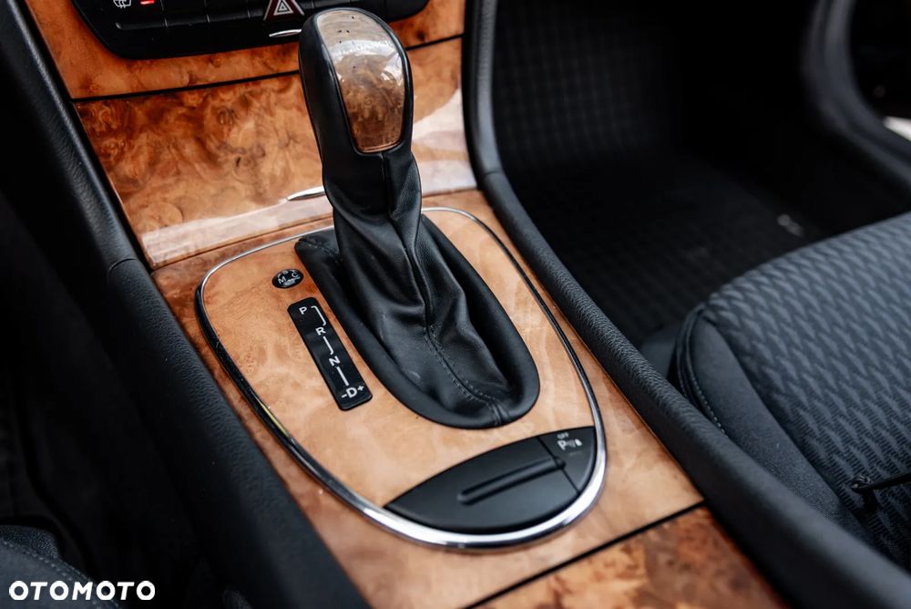 Mercedes-Benz Klasa E 200 Kompressor Automatik Elegance - 27