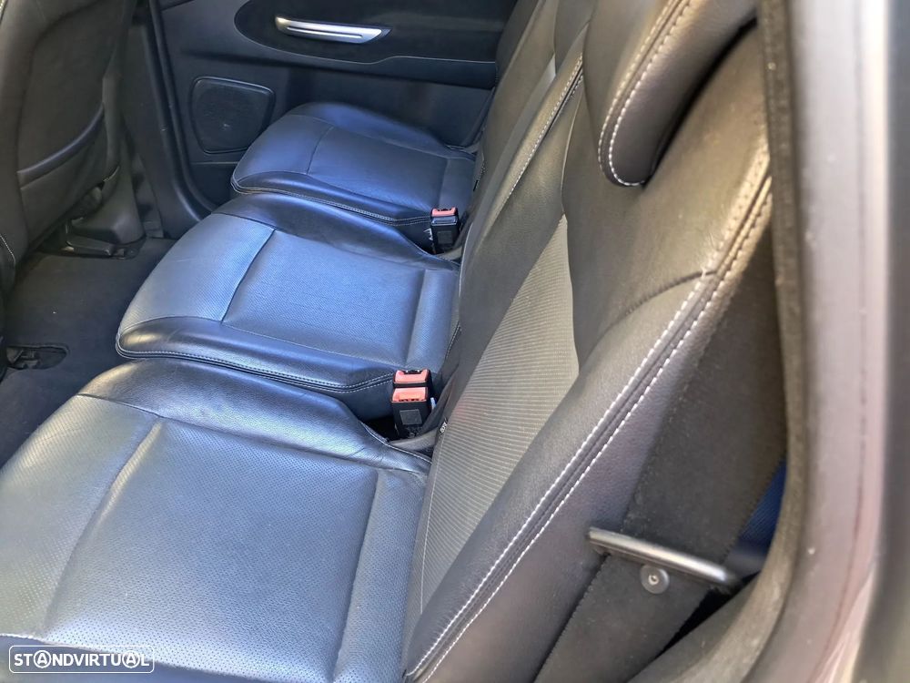 Ford S-Max 1.8 TDCi Trend 7L - 6