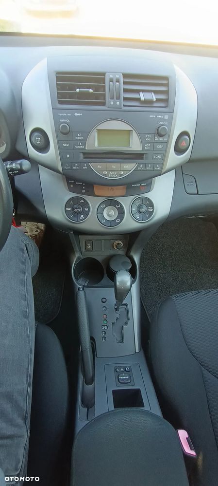 Toyota RAV4 2.0 4x4 Automatik Sol - 10