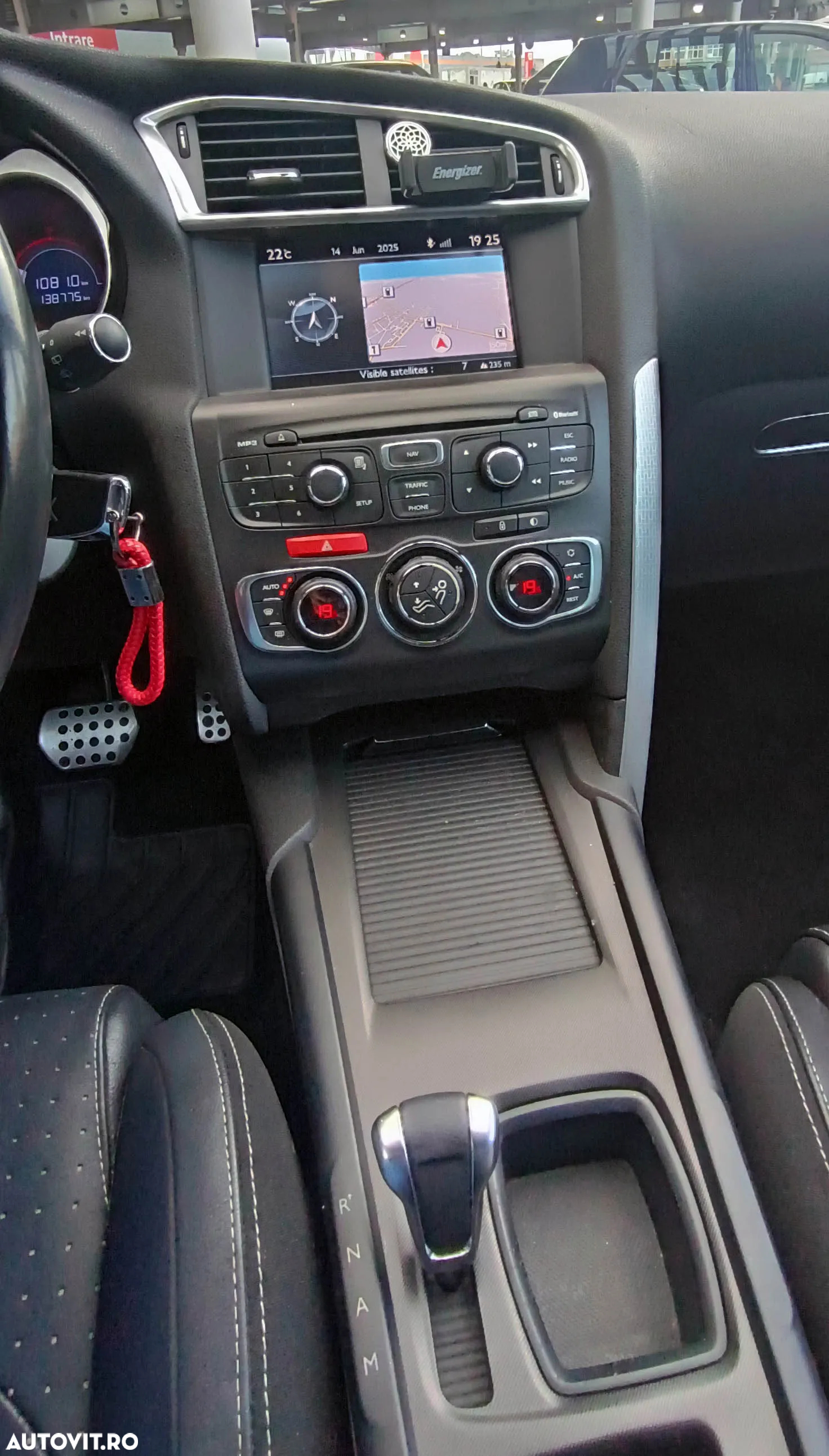 Citroën DS4 e-HDi 110 EGS6 SoChic - 16