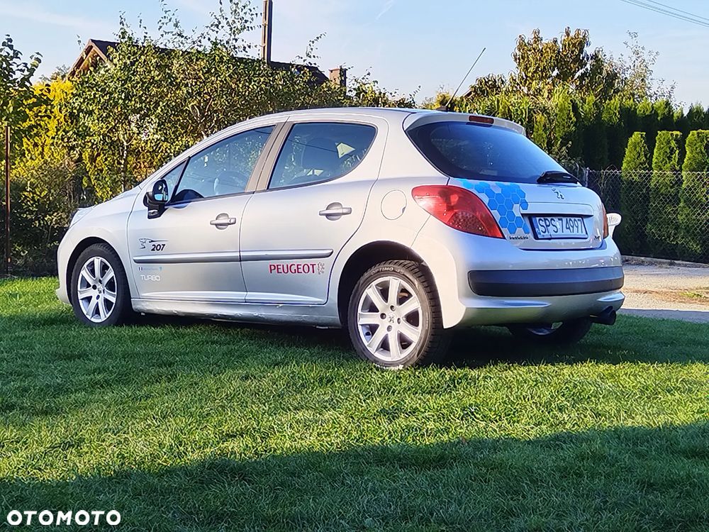 Peugeot 207 - 16
