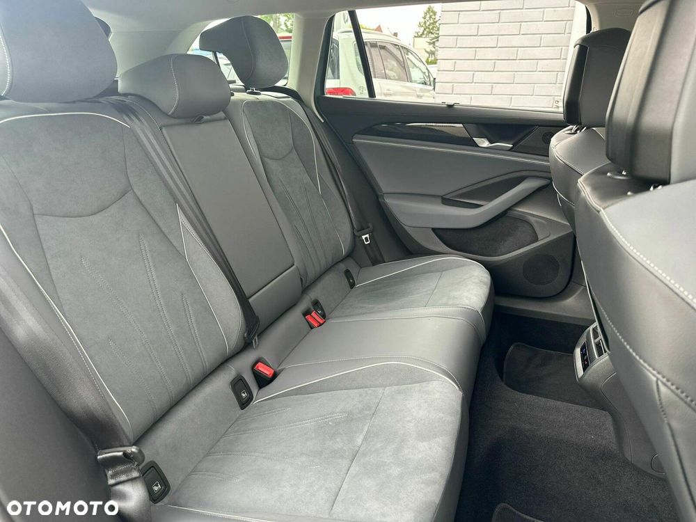 Volkswagen Passat - 19