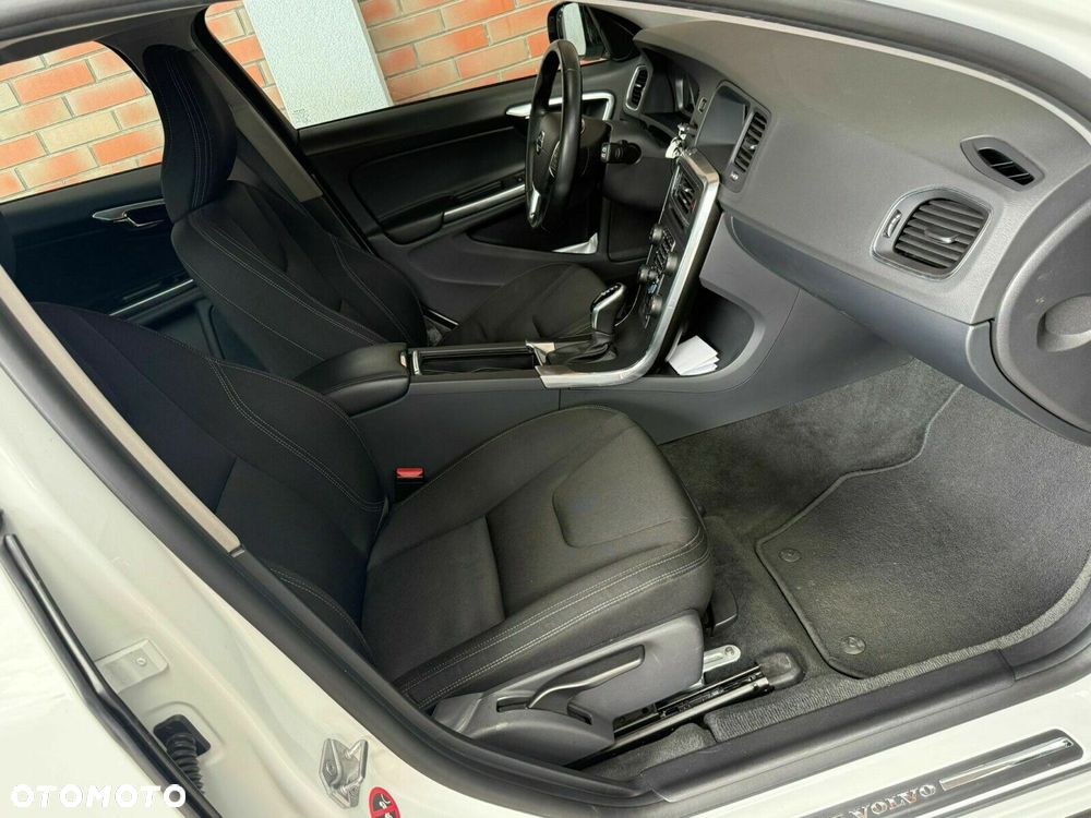 Volvo V60 T5 Drive-E Kinetic - 11