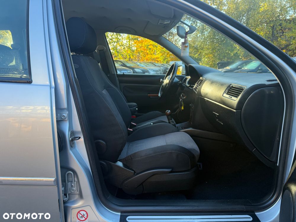 Volkswagen Bora Variant 1.6 - 6