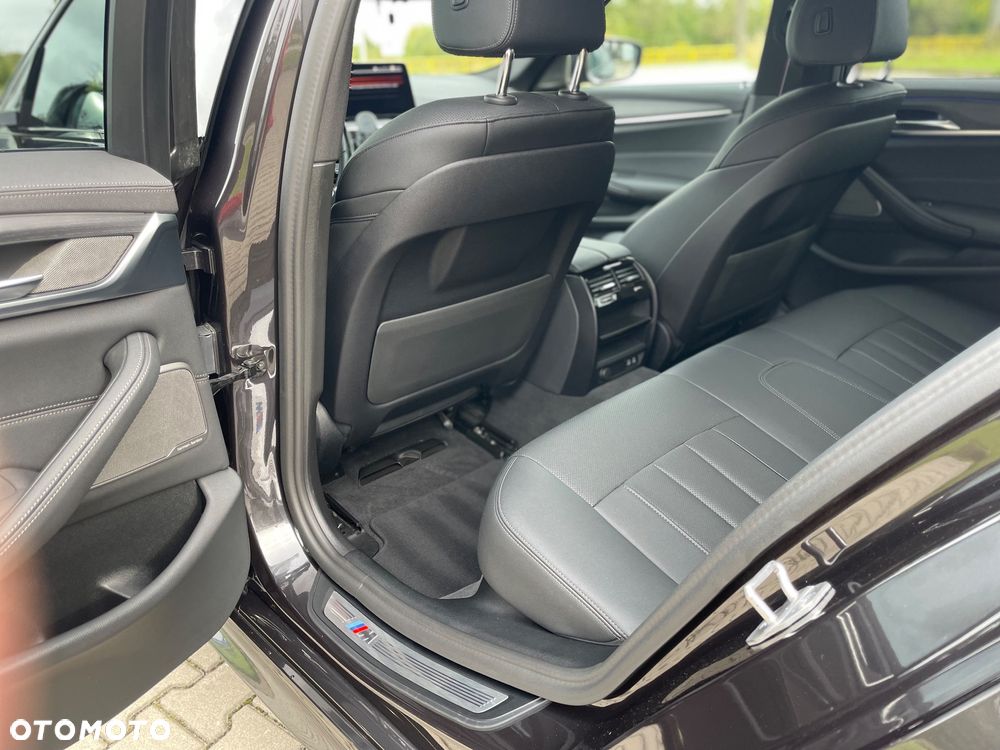BMW Seria 5 530i xDrive mHEV M Sport sport - 14