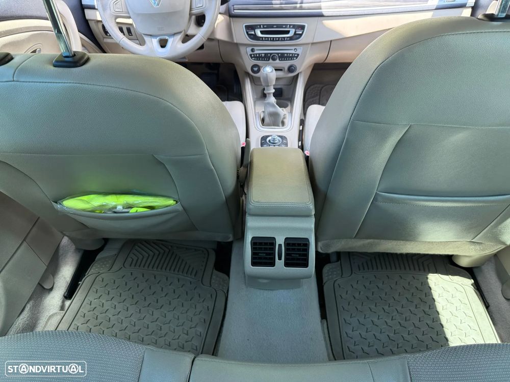 Renault Mégane 1.5 dCi Luxe - 25