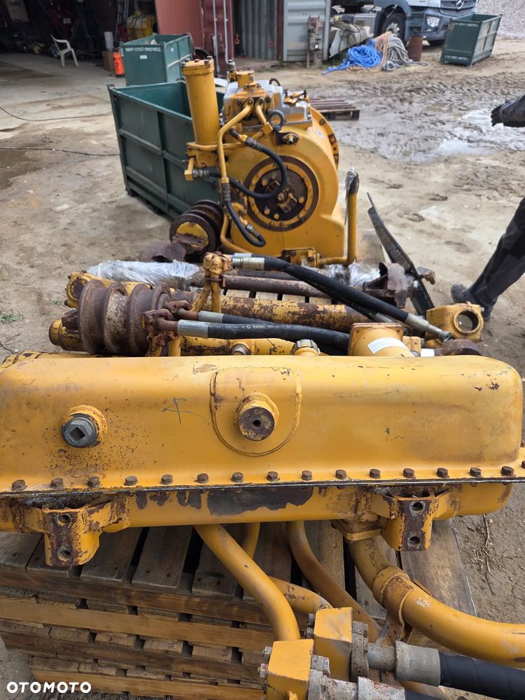 Komatsu D65E - 8