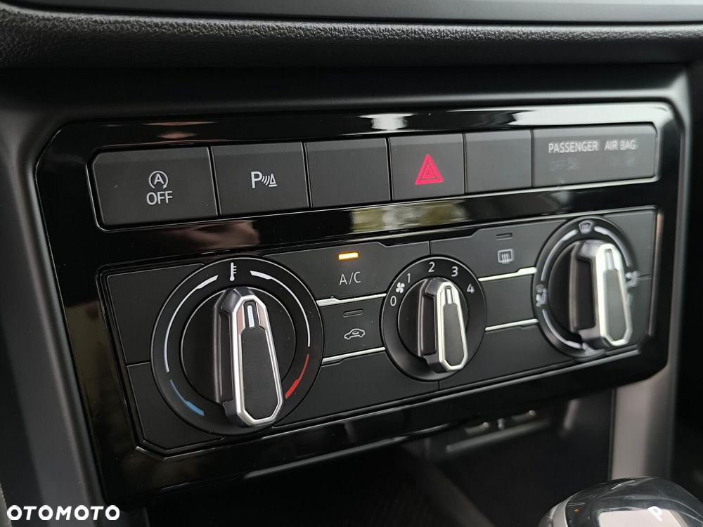 Volkswagen T-Cross - 19