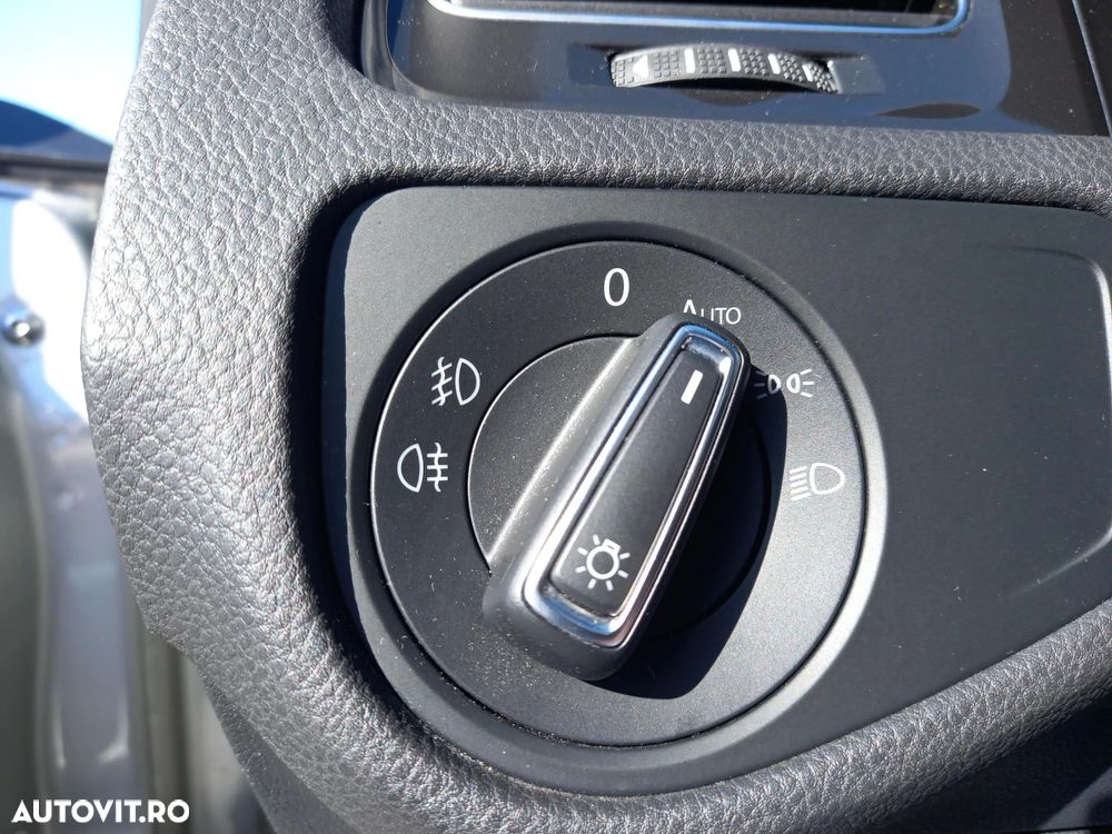 Volkswagen Golf - 26
