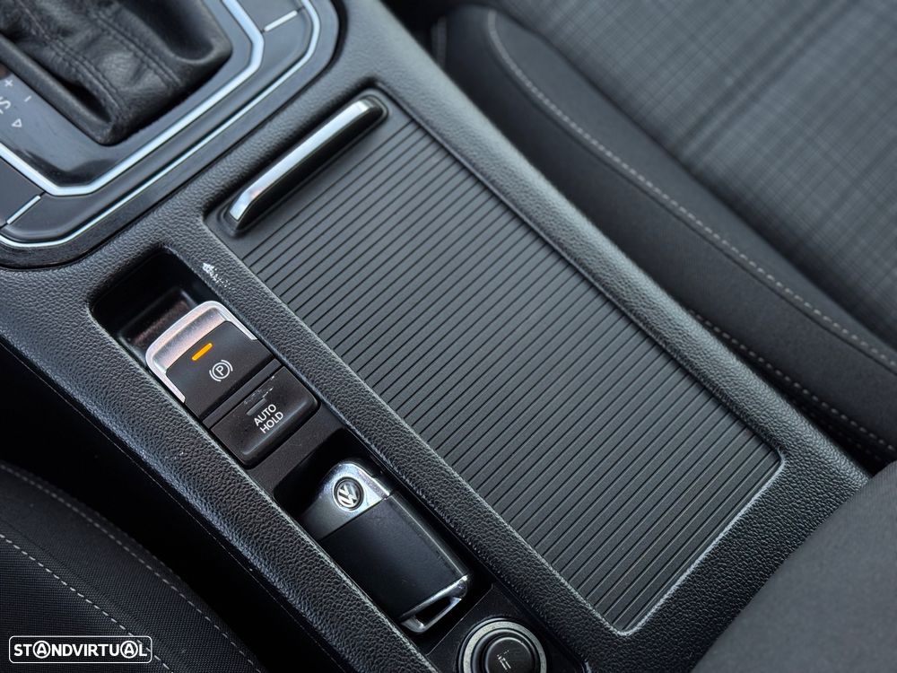 VW Passat Variant 2.0 TDi Confortline DSG - 14