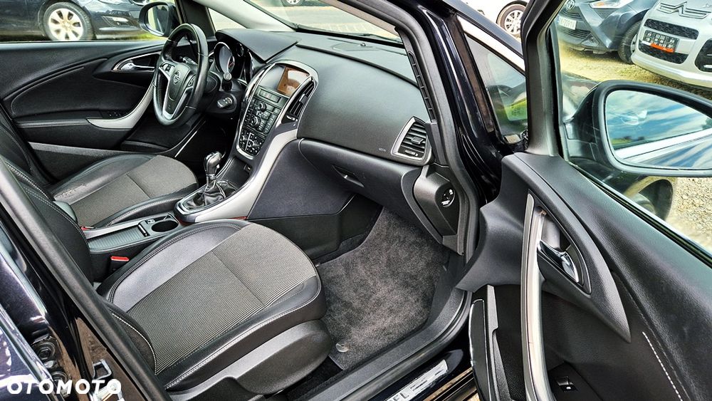 Opel Astra 1.4 T Cosmo - 34