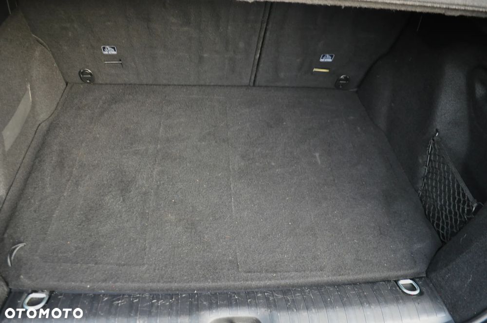 Peugeot 2008 1.2 Pure Tech Style S&S - 10