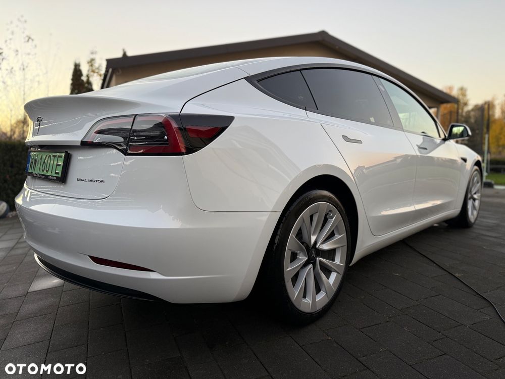 Tesla Model 3 2022 photo 4
