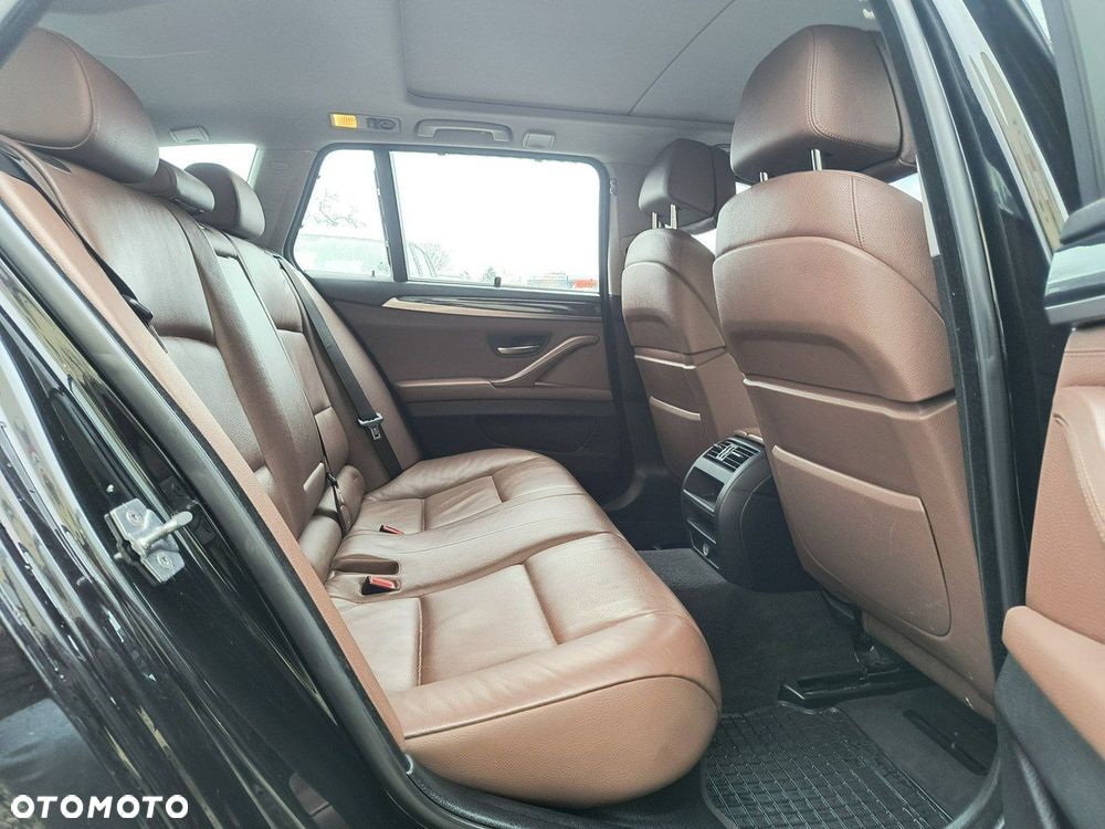 BMW Seria 5 525d xDrive Luxury Line - 12