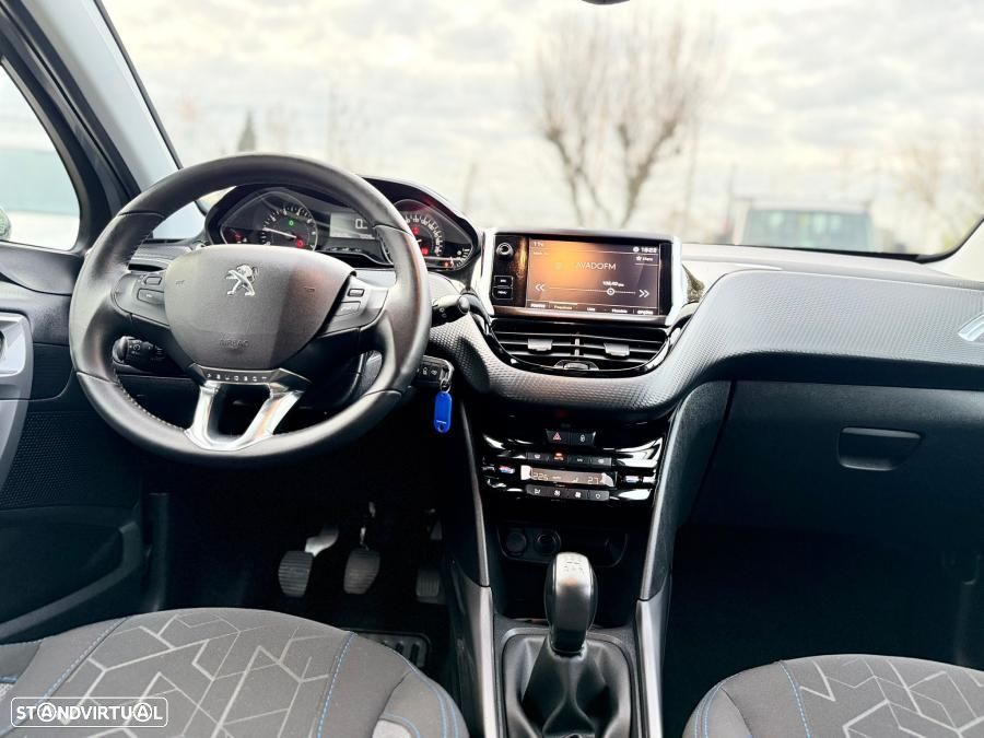 Peugeot 2008 1.2 PureTech Style - 16