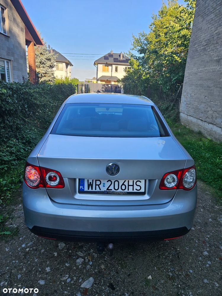 Volkswagen Jetta - 13