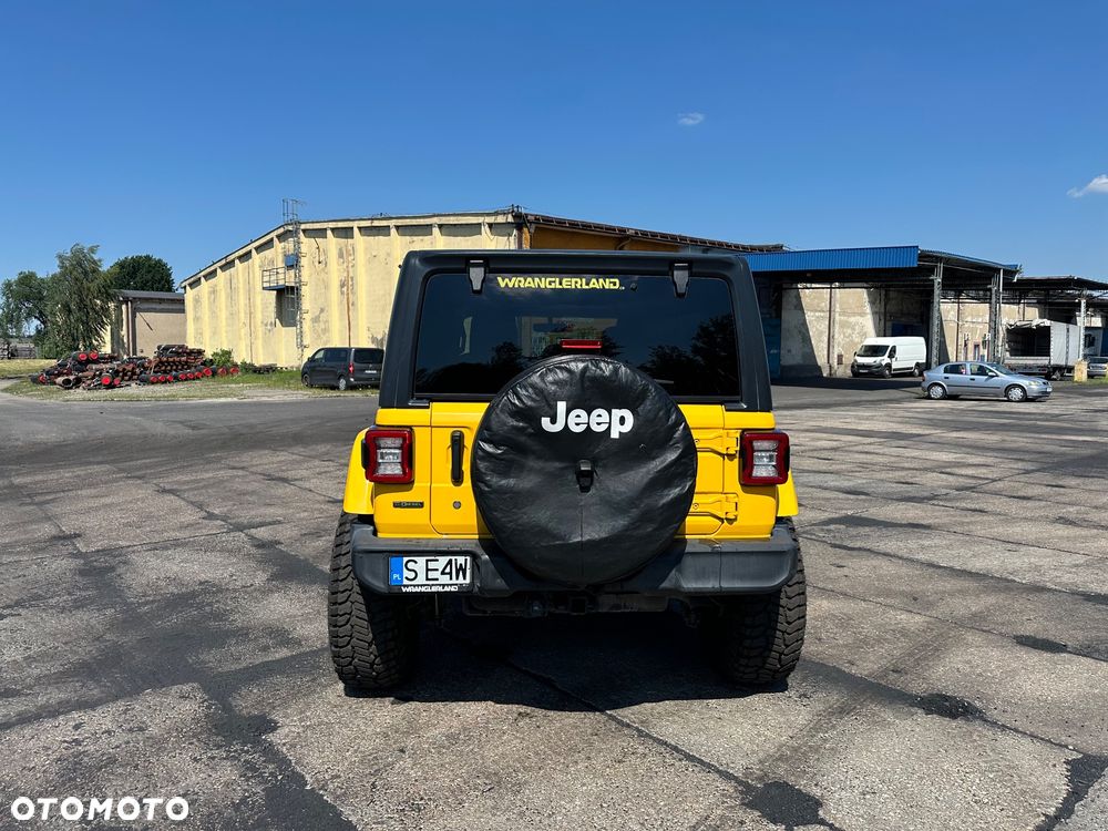 Jeep Wrangler - 4