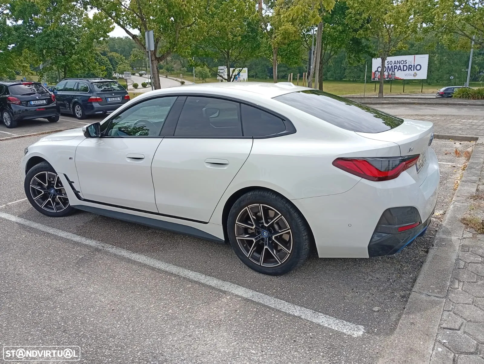 BMW i4 eDrive40 Desportiva M - 16