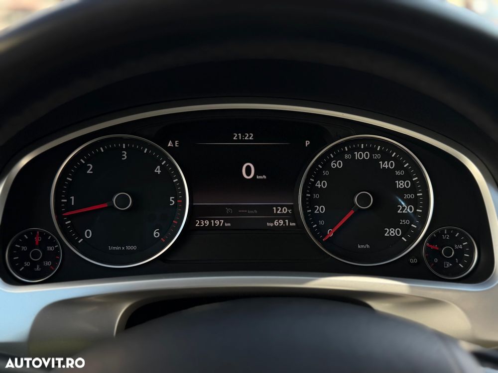 Volkswagen Touareg - 17