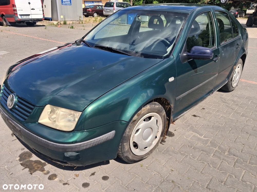 Volkswagen Bora Golf IV 4silnik 1.4 16v 55 Kw 75 KM skrzynia biegów DUU DLP DUW DUS drzwi maska zderzak klapa LC6M lampa grill atrapa lusterko panel sterownik moduł przewód wąż wiązka lewarek maglownica cewka kolektor tłumik wydech alternator rozrusznik fotel kierownica sterownik stacyjka belka sanki mcperson zwrotnica zacisk hamulcowy serwo pompa abs paliwa schowek szyba zamek czujnik sonda sprężarka klimatyzacji zbiorniczek podszybie wahacz zwrotnica NA CZĘŚCI - 3