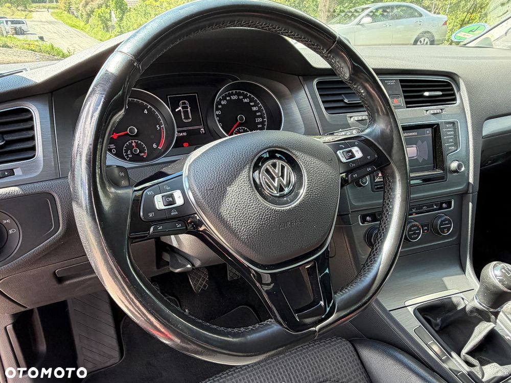 Volkswagen Golf 1.6 TDI DPF BlueMotion Technology Comfortline - 23