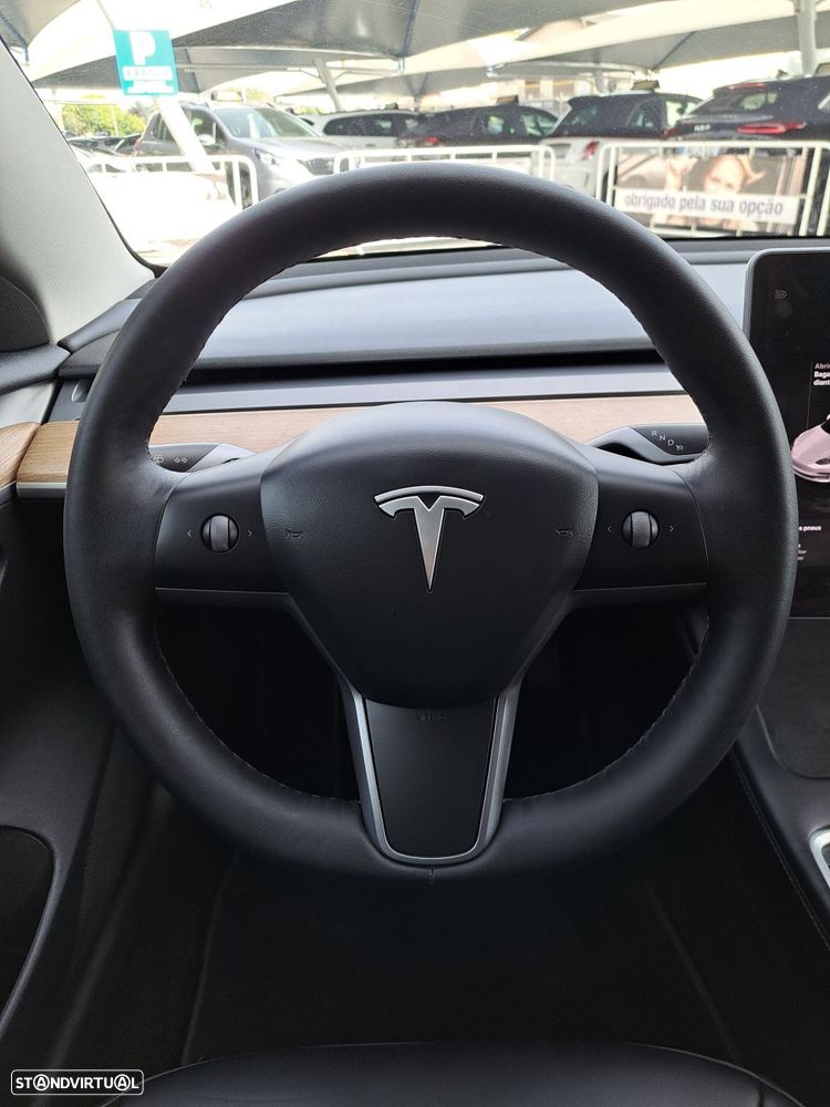 Tesla Model 3 - 9