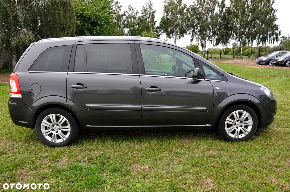 Opel Zafira 1.8 Cosmo - 3
