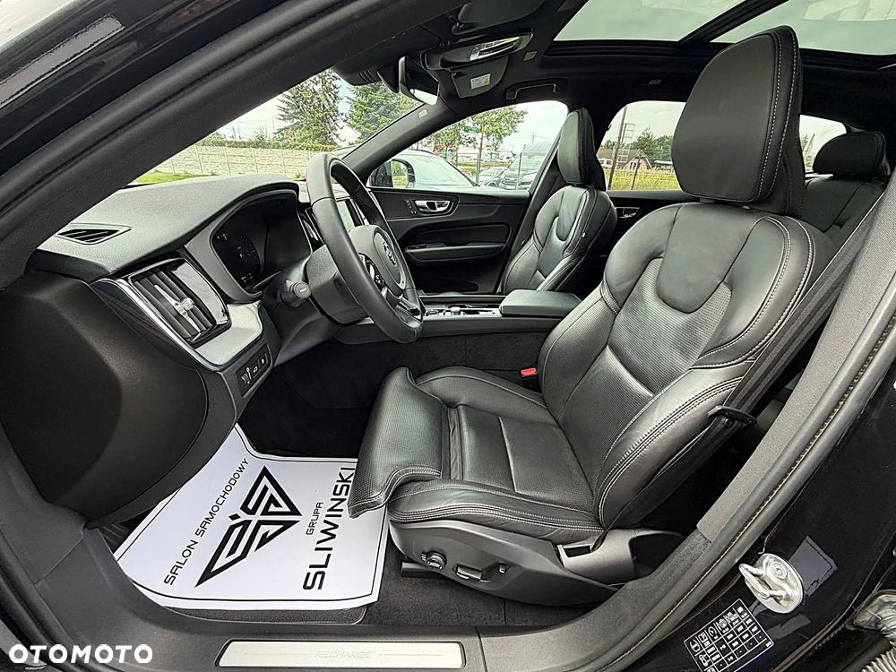 Volvo XC 60 T6 AWD Recharge Plus Black Edition - 19