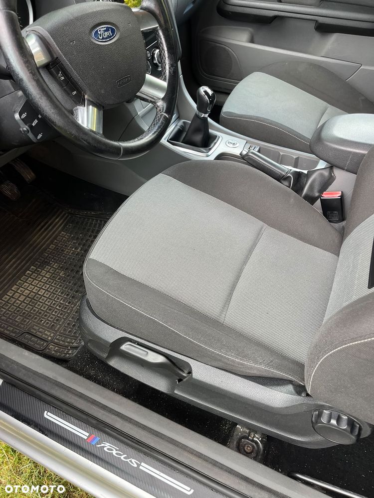 Ford Focus 1.6 16V Titanium - 23