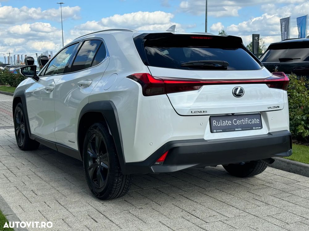 Lexus UX 250h FWD Business - 5