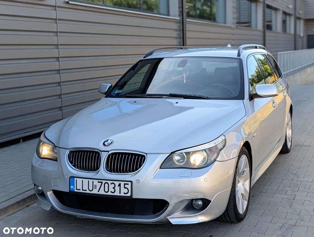 BMW Seria 5 545i - 12