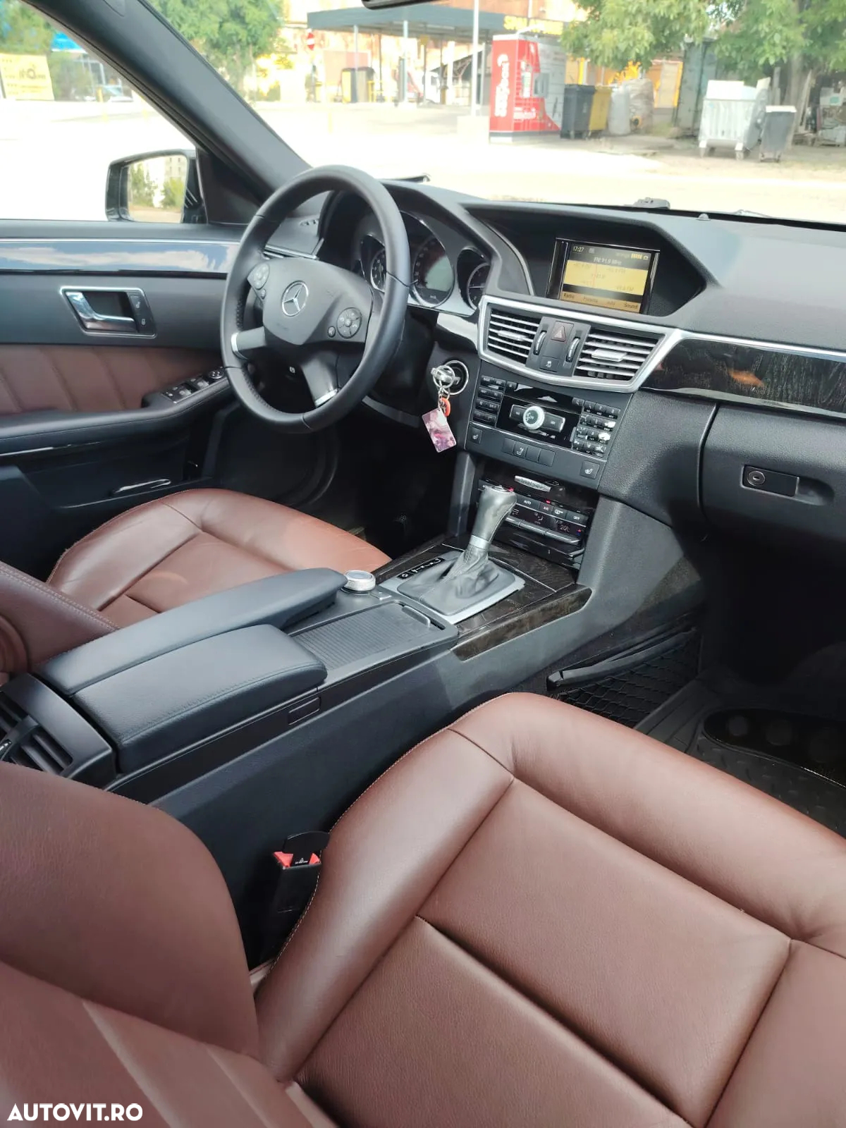 Mercedes-Benz E 250 CDI DPF BlueEFFICIENCY Automatik Avantgarde - 9